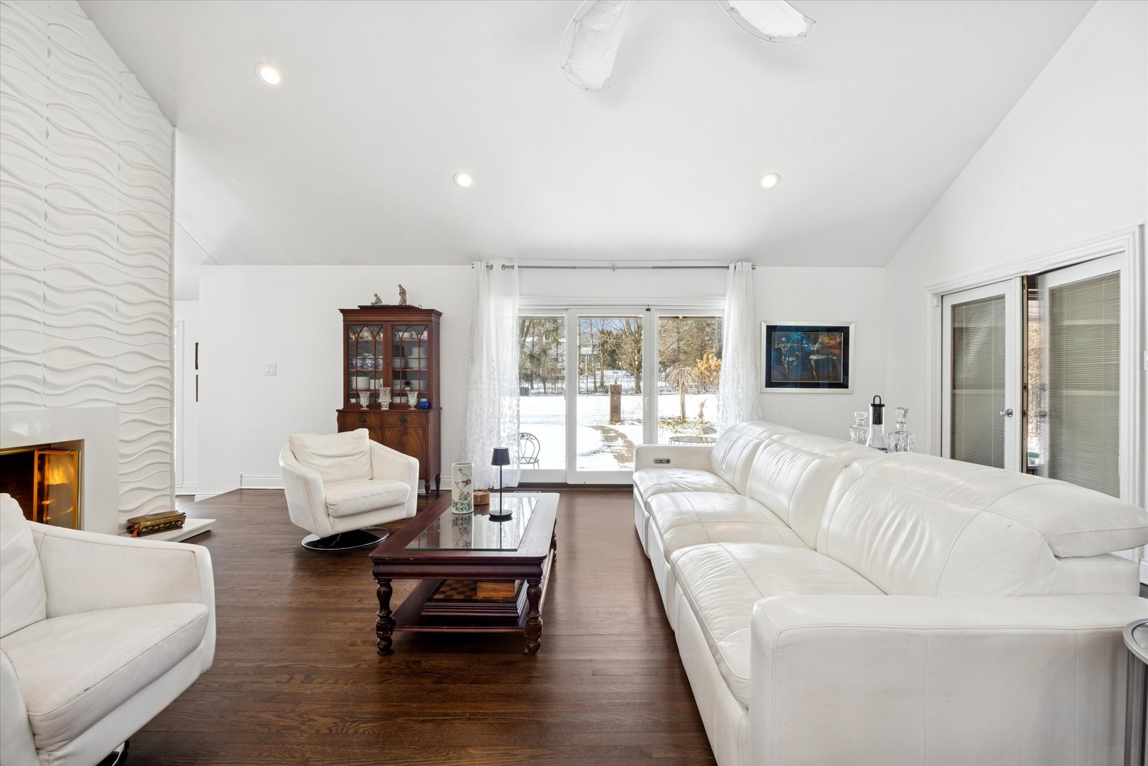 7940 Wolf Road Burr Ridge, IL 60527 - Photo 12 of 46