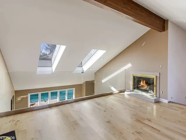 $1,250,000 | 7940 Wolf Road, Burr Ridge, IL 60527