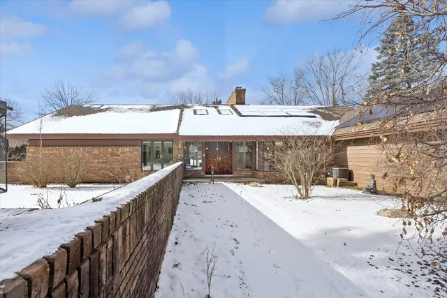 $1,250,000 | 7940 Wolf Road, Burr Ridge, IL 60527