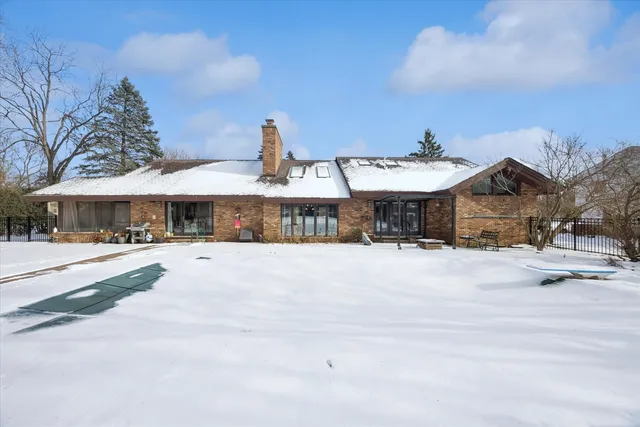 $1,250,000 | 7940 Wolf Road, Burr Ridge, IL 60527