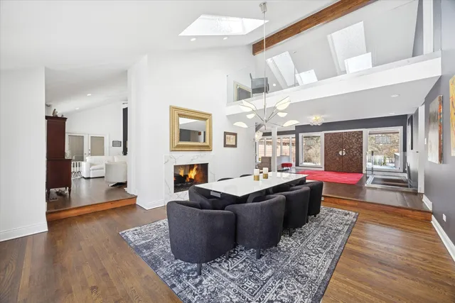 $1,250,000 | 7940 Wolf Road, Burr Ridge, IL 60527