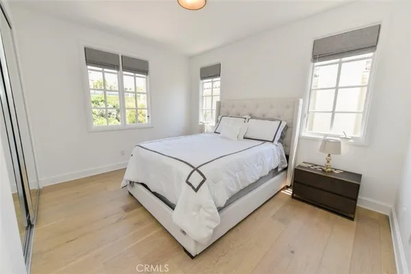 a view of a yard with seating area