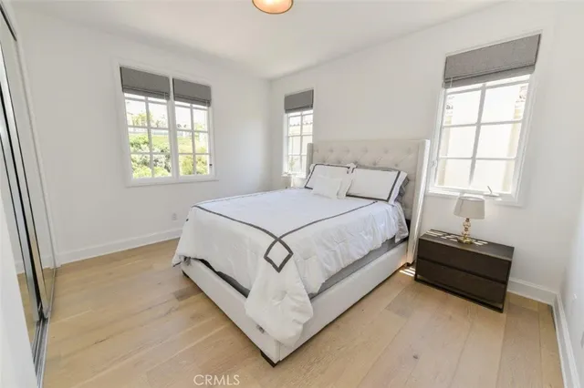 a view of a yard with seating area