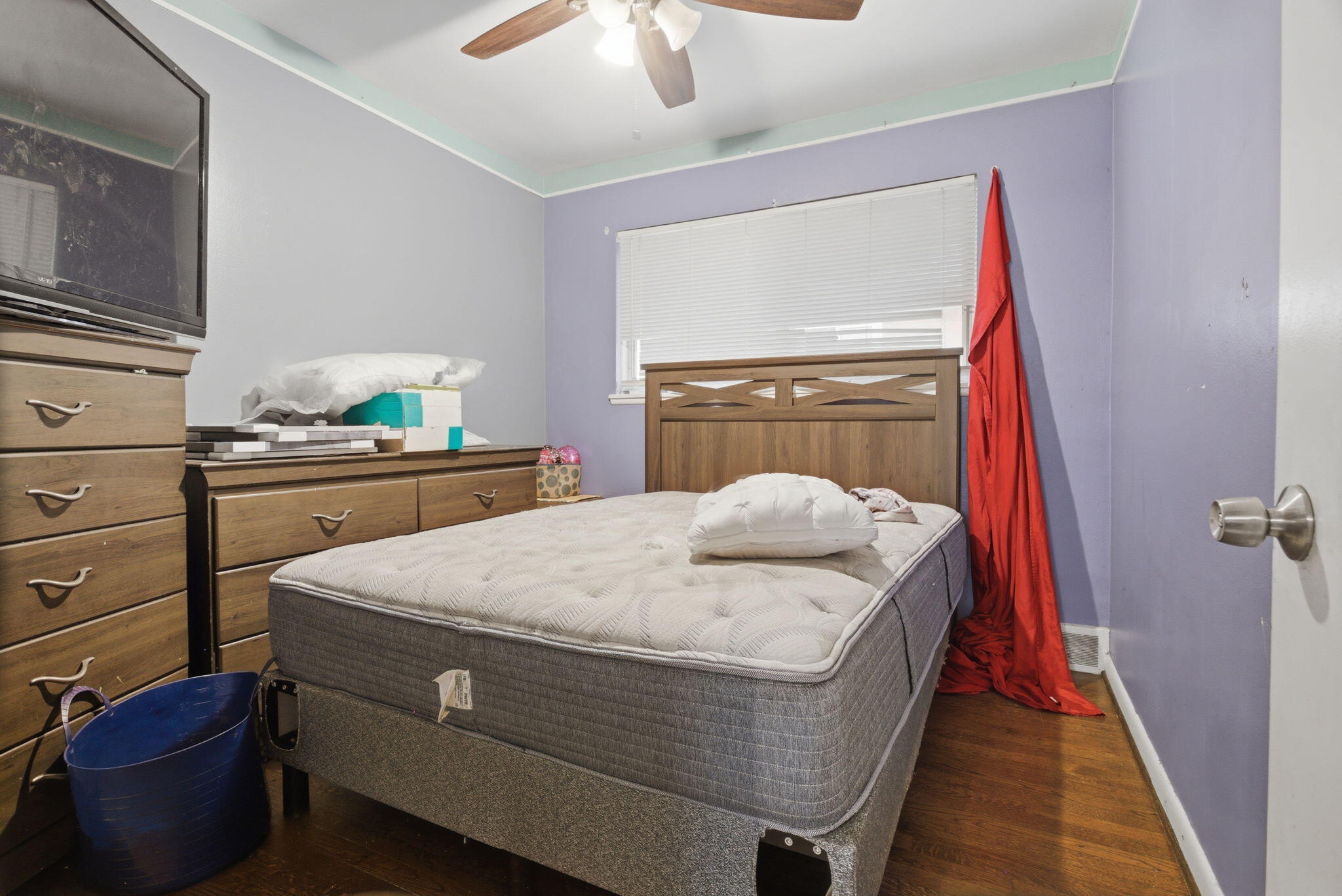 24657 Flower Avenue Eastpointe, MI 48021 - Photo 14 of 25 14-web-or-mls-_17a8199 mark thomas hubbl