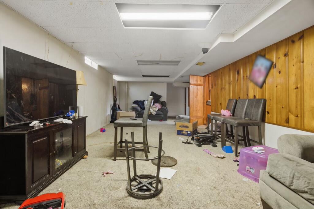 24657 Flower Avenue Eastpointe, MI 48021 - Photo 20 of 25 MLS_ready_blurred_family_photo_1