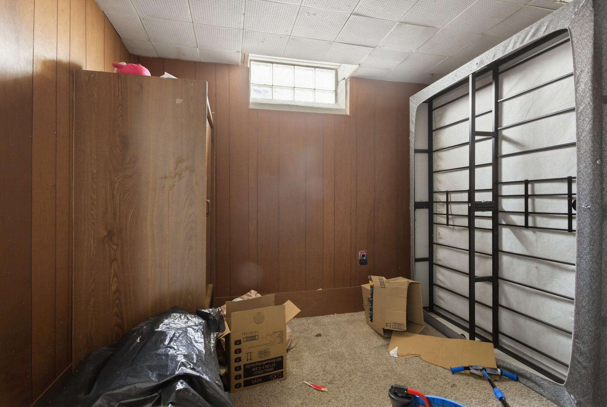 24657 Flower Avenue Eastpointe, MI 48021 - Photo 21 of 25 21-web-or-mls-_17a8234 mark thomas hubbl