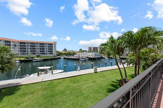 $2,975 | 2871 North Ocean Boulevard, Unit V143, Boca Raton, FL 33431