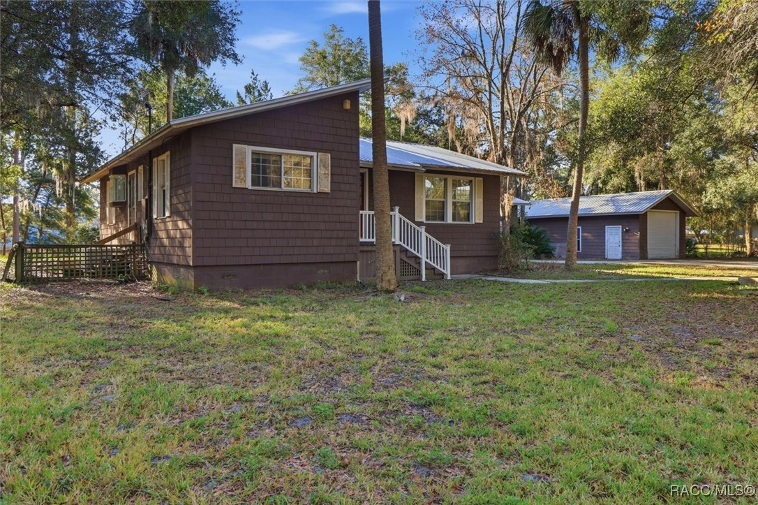 11 Patricia Road Yankeetown, FL 34498 - Photo 3 of 30