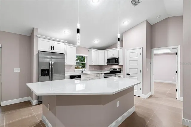 $2,100 | 4174 Southeast 134th Street, Belleview, FL 34420