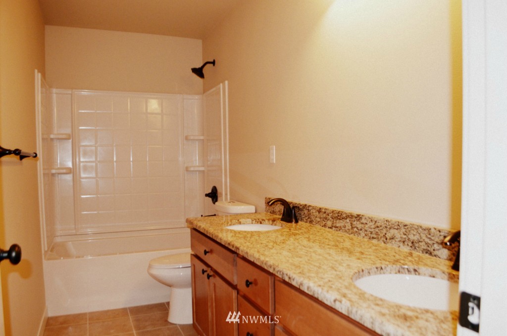 21708 8th Place West Bothell, WA 98021 - Photo 5 of 7