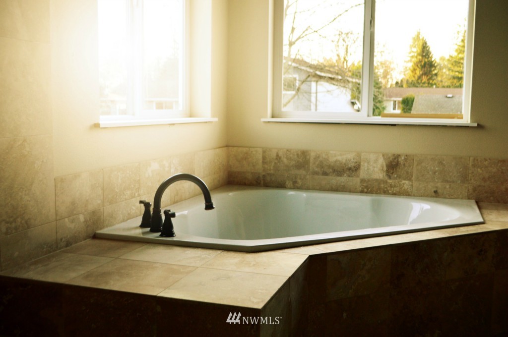 21708 8th Place West Bothell, WA 98021 - Photo 6 of 7