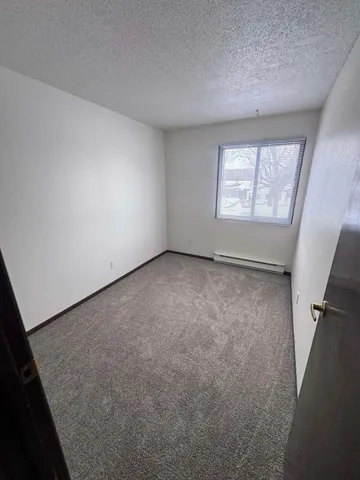 $650 | 408 Park Avenue, Unit 7, Madison, MN 56256