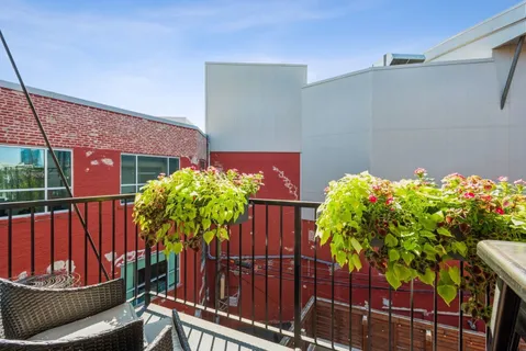 $4,800 | 1008 North Larrabee Street, Unit 3S, Chicago, IL 60610