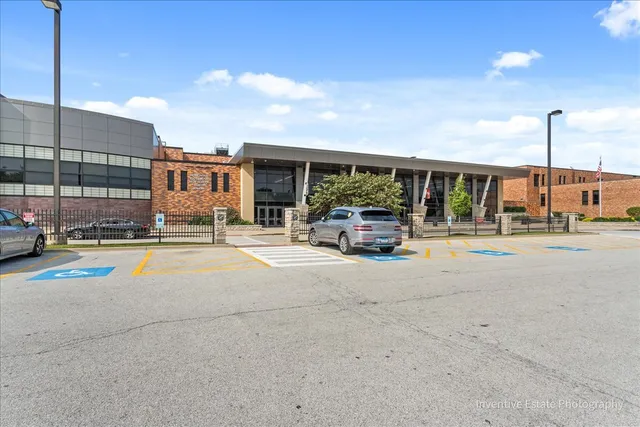 $285,000 | 18530 Stedhall Road, Homewood, IL 60430