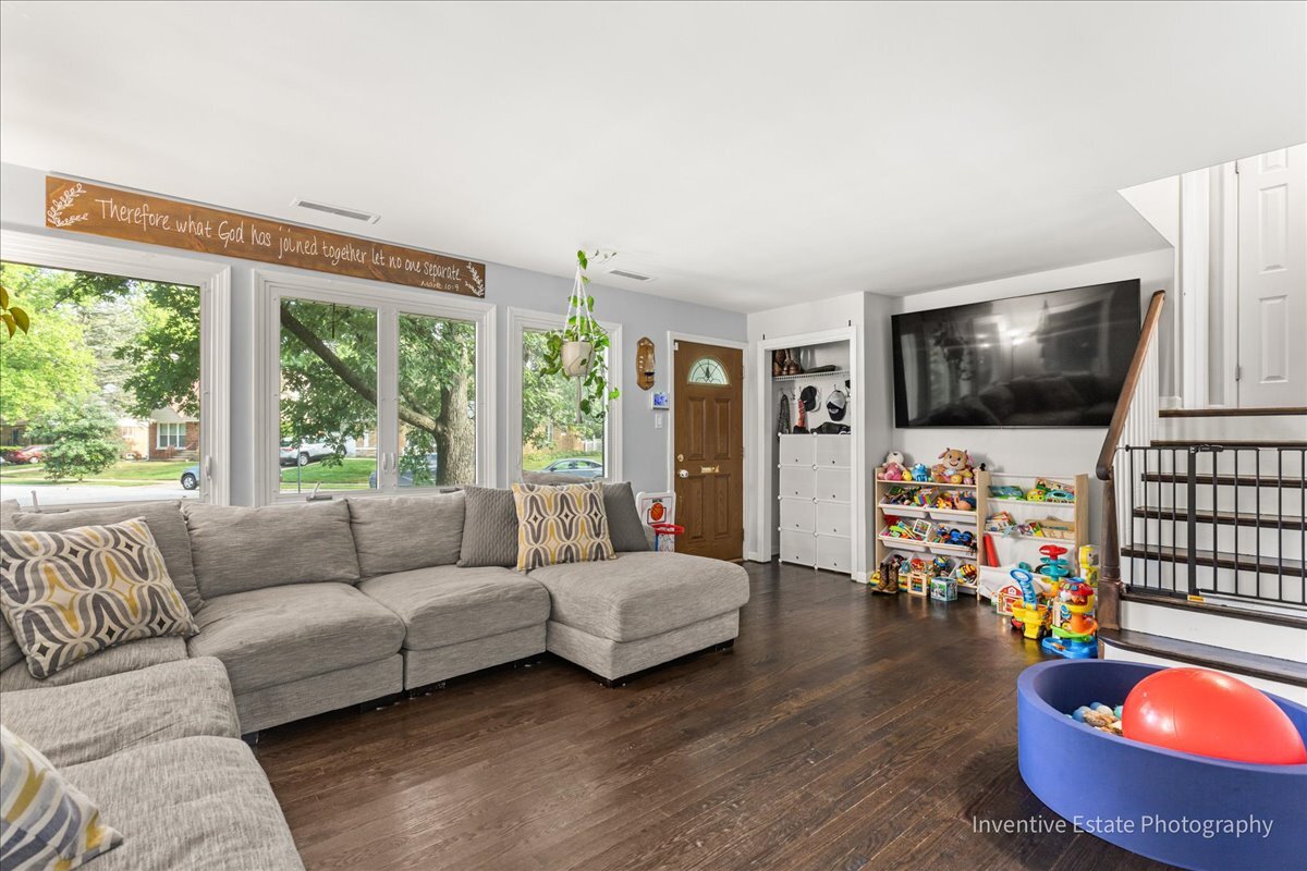 18530 Stedhall Road Homewood, IL 60430 - Photo 3 of 24