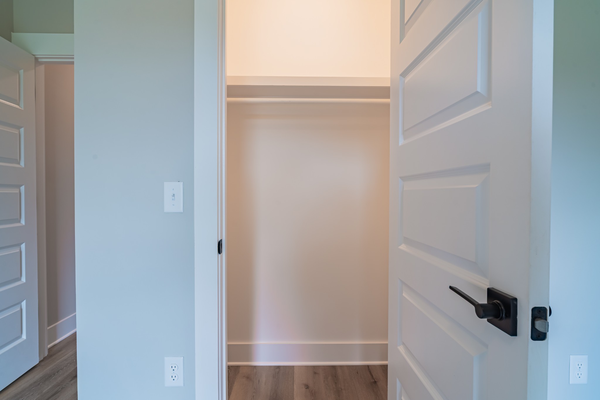 189 Strawberry Ridge Manchester, TN 37355 - Photo 41 of 56 a view of walk in closet