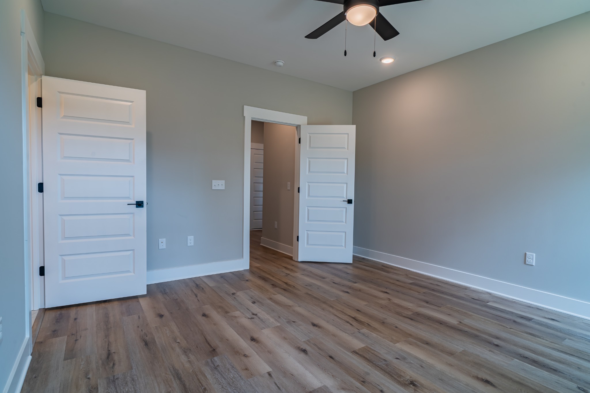 189 Strawberry Ridge Manchester, TN 37355 - Photo 46 of 56 wooden floor in an empty room with a window