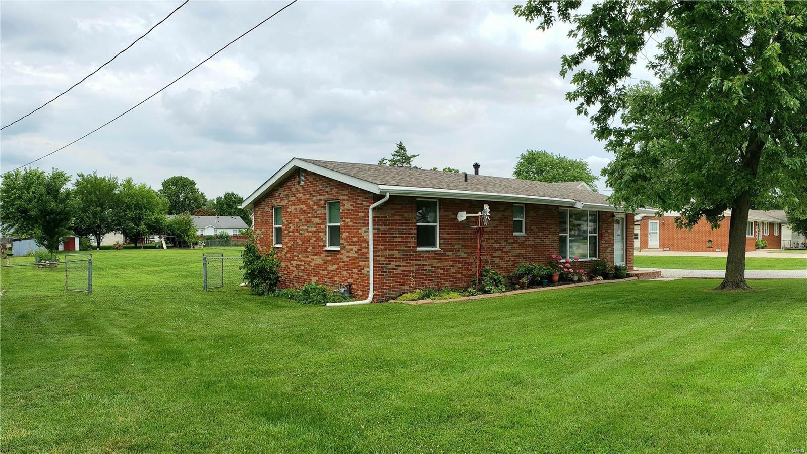5137 Old Alton Road Granite City, IL 62040 - Photo 3 of 27 Gallery Image 3