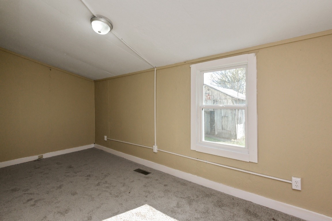 2480 Mann Road Lebanon, TN 37087 - Photo 27 of 35 an empty room with windows