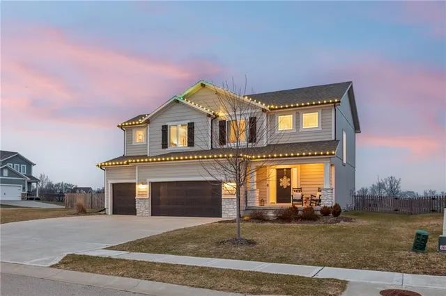 $600,000 | 9004 Northeast 111th Place, Kansas City, MO 64157