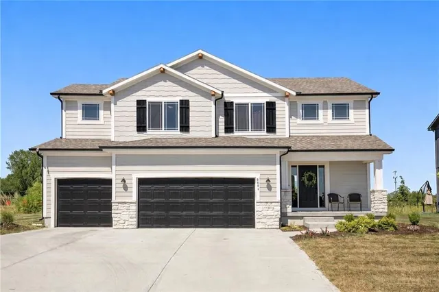 $600,000 | 9004 Northeast 111th Place, Kansas City, MO 64157