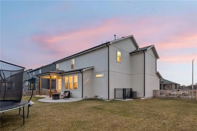 $600,000 | 9004 Northeast 111th Place, Kansas City, MO 64157