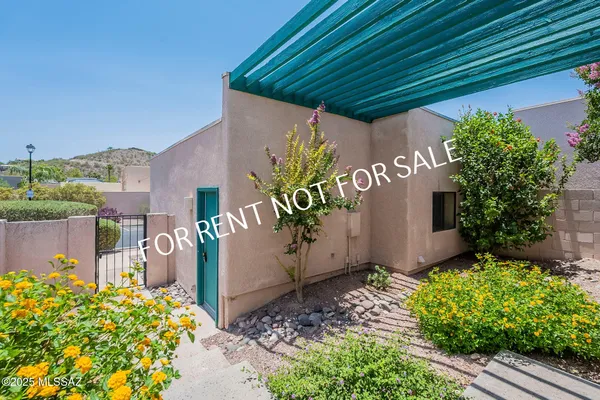 $2,495 | 4950 North Valle Road, Tucson, AZ 85750