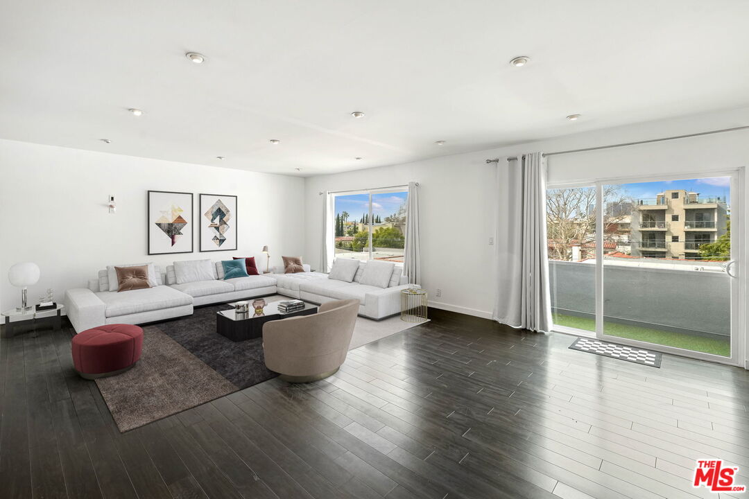 825 Le Doux Road, Unit 303 Los Angeles, CA 90035 - Photo 3 of 18