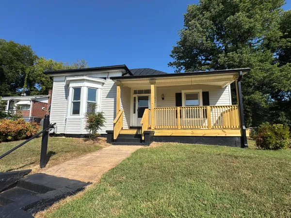 $914 | 934 Colquhoun Street, Danville, VA 24541