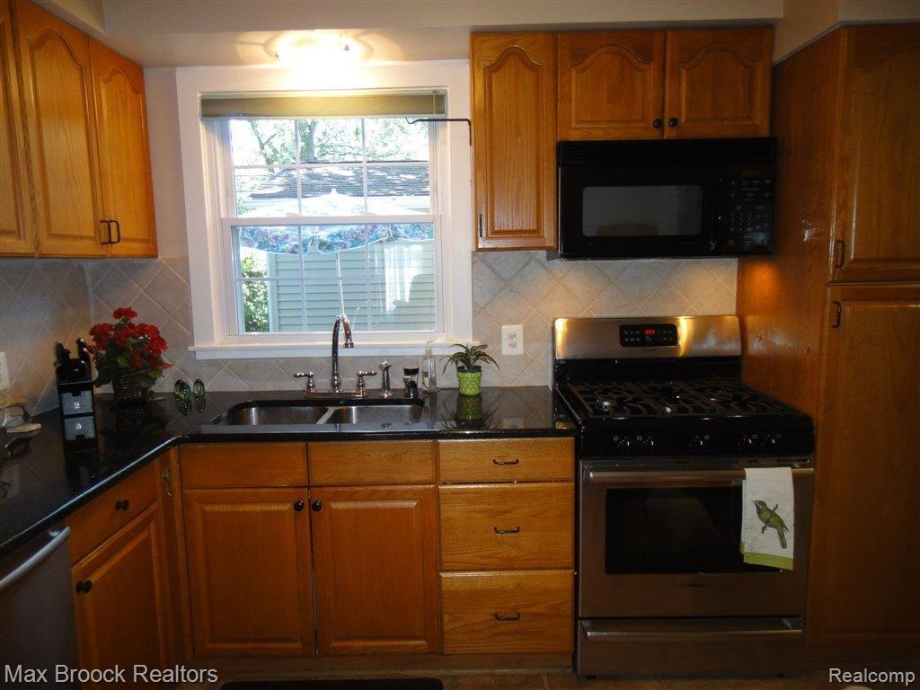 2343 Crooks Road Royal Oak, MI 48073 - Photo 4 of 17 New kitchen w/ granite