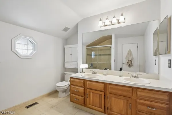 $565,000 | 9 Sussex Court, Bedminster, NJ 07921