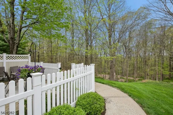 $565,000 | 9 Sussex Court, Bedminster, NJ 07921