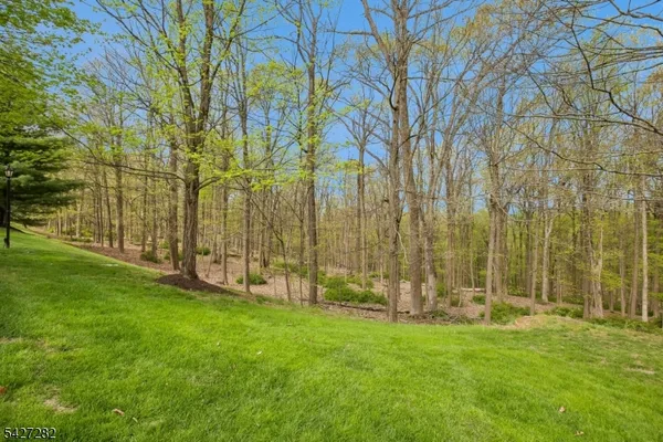 $565,000 | 9 Sussex Court, Bedminster, NJ 07921