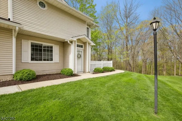 $565,000 | 9 Sussex Court, Bedminster, NJ 07921