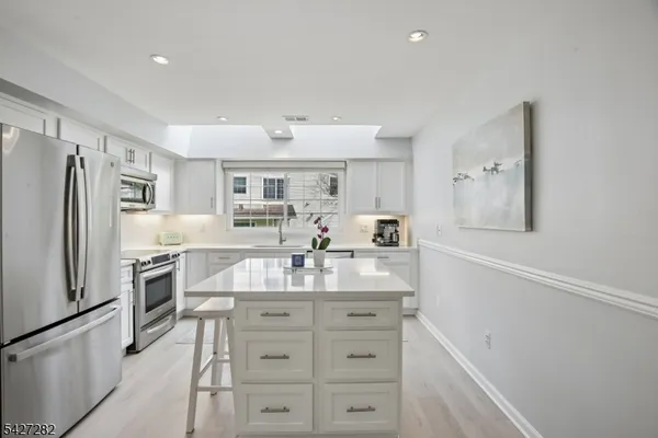 $565,000 | 9 Sussex Court, Bedminster, NJ 07921
