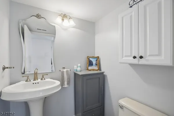 $565,000 | 9 Sussex Court, Bedminster, NJ 07921