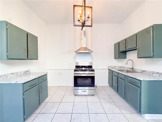 $1,750 | 3317 Laurel Street, New Orleans, LA 70115