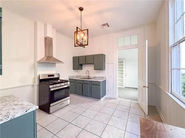 $1,750 | 3317 Laurel Street, New Orleans, LA 70115