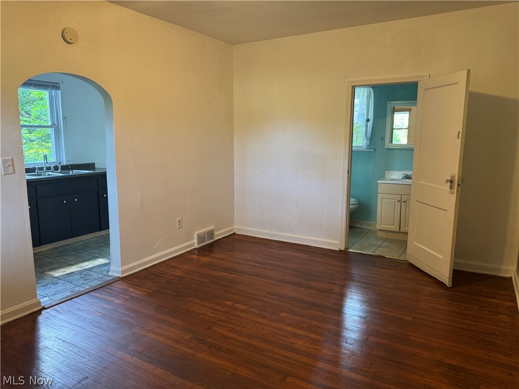 1530 Collier Road Akron, OH 44320 - Photo 7 of 25