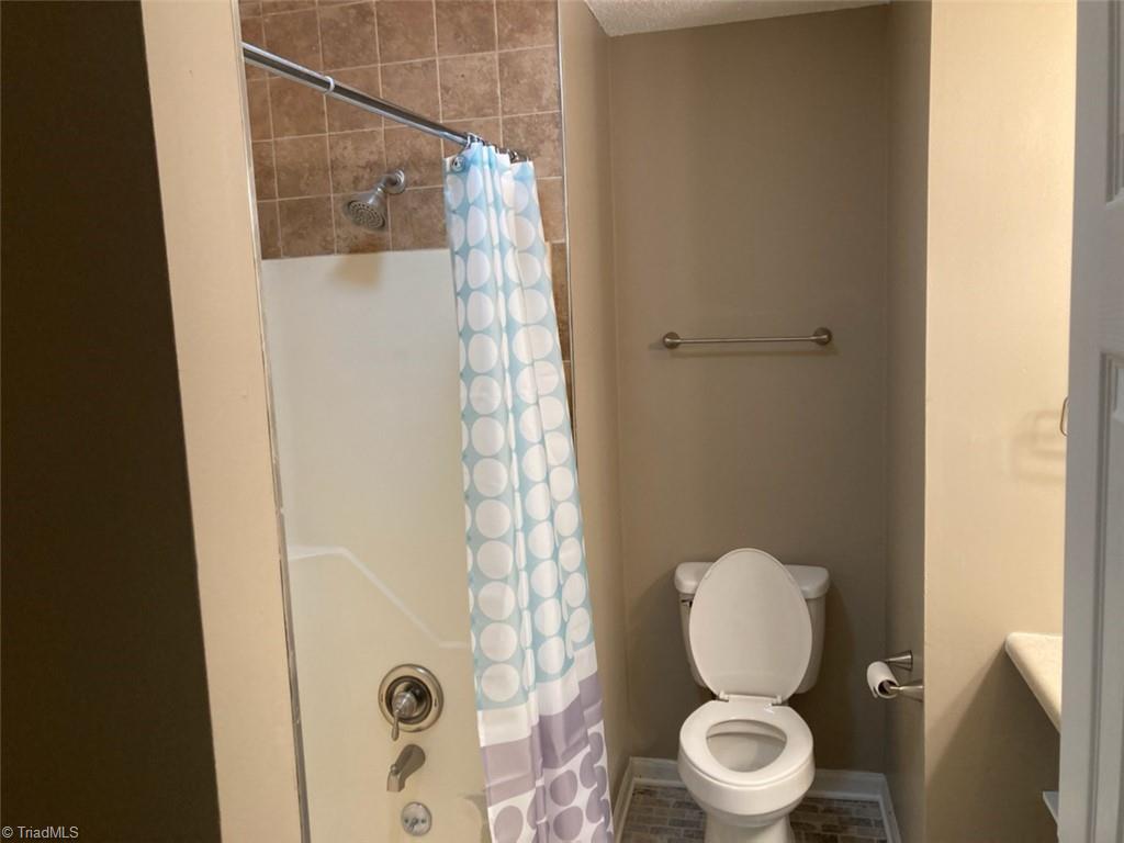 840 Cummins Street High Point, NC 27262 - Photo 6 of 22 Gallery Image 6