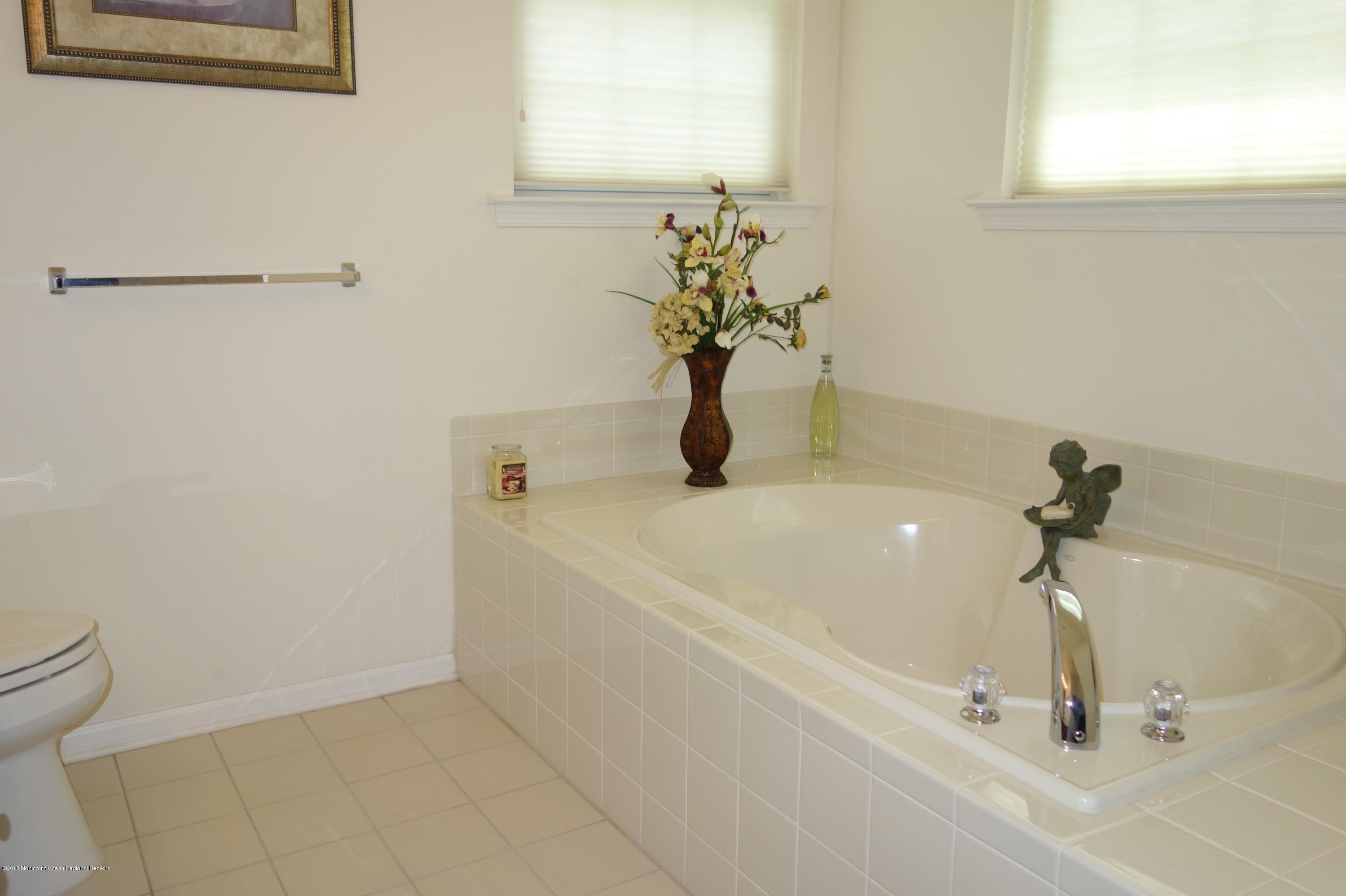 82 Pancoast Road Waretown, NJ 08758 - Photo 6 of 39 ooo