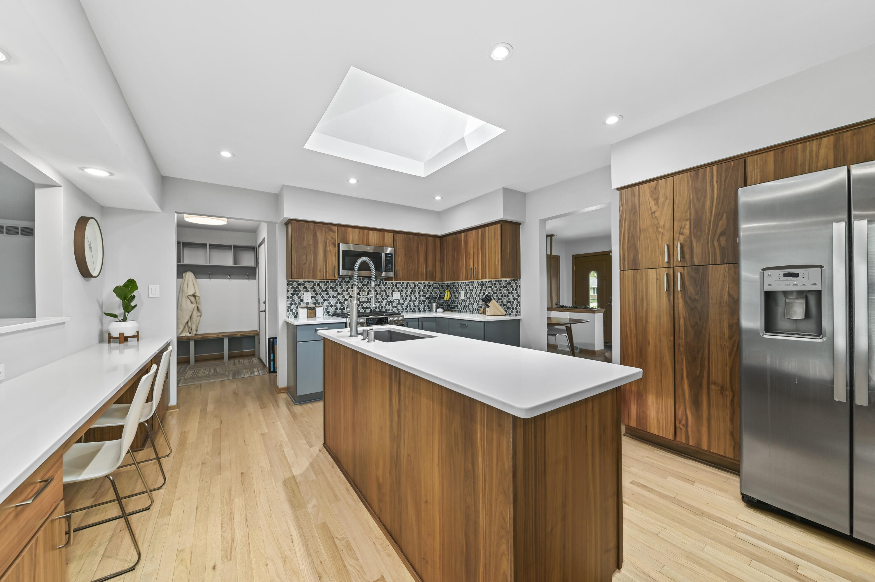 17465 Windemere Road Brookfield, WI 53045 - Photo 6 of 37 Beautiful updated kitchen