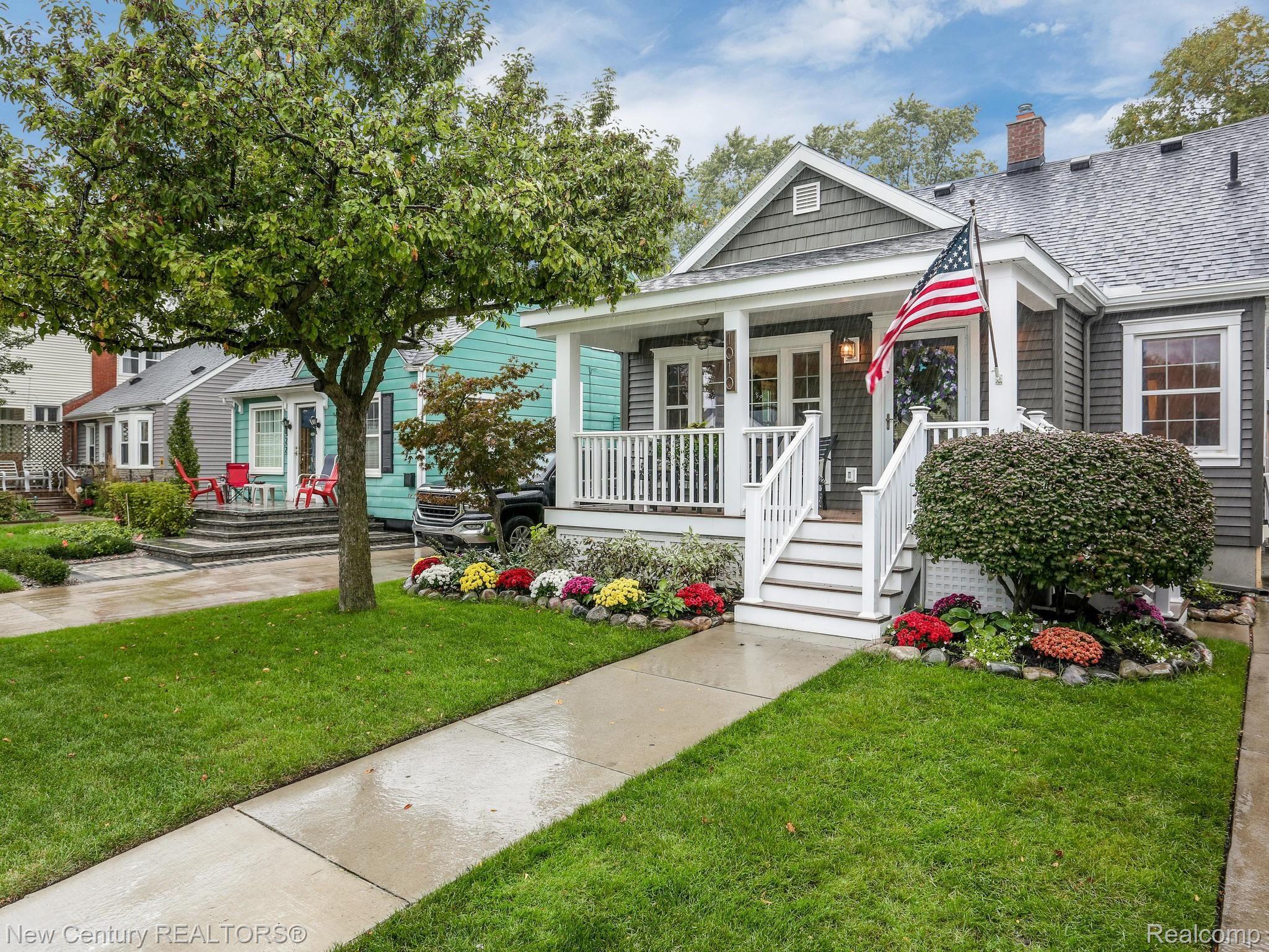 1010 Harvard Road Berkley, MI 48072 - Photo 1 of 28 1010 Harvard ~ Welcome Home!