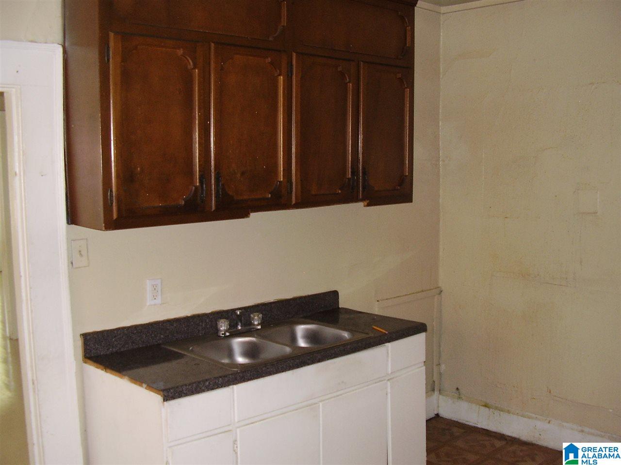 625 Fulton Avenue Southwest Birmingham, AL 35211 - Photo 6 of 10