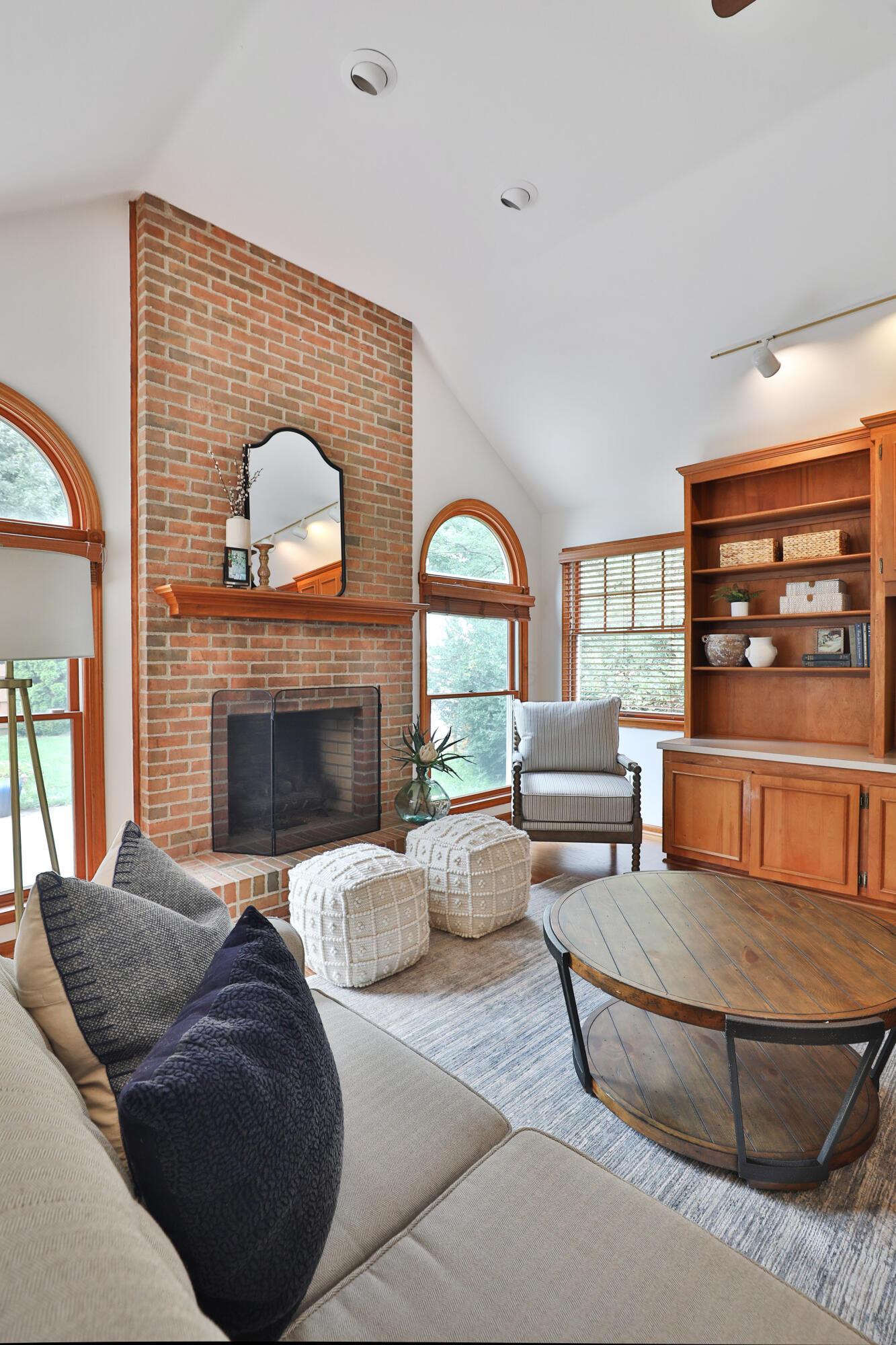 429 Arden Road Columbus, OH 43214 - Photo 24 of 49 Family Room