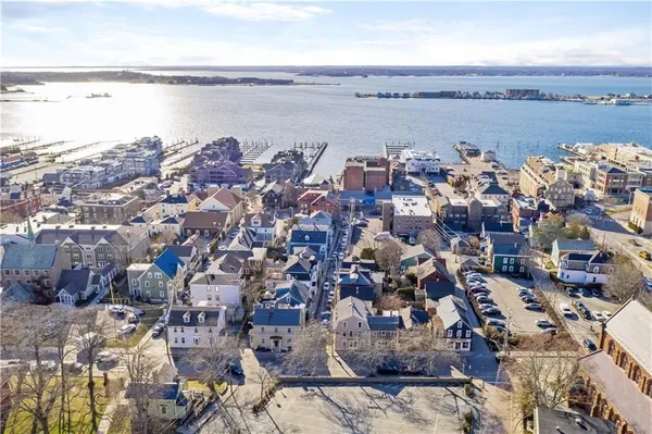 $3,000 | 32 Ann Street, Unit 1, Newport, RI 02840