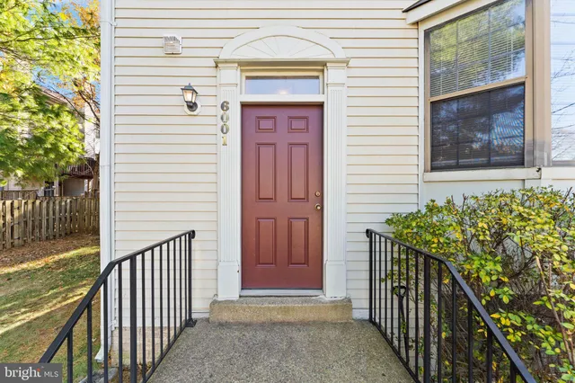 a view of entryway door front of house