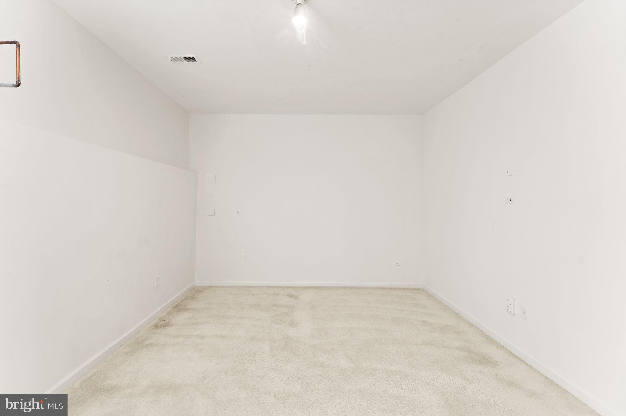 6001 Little Brook Court Clifton, VA 20124 - Photo 26 of 46 a view of room