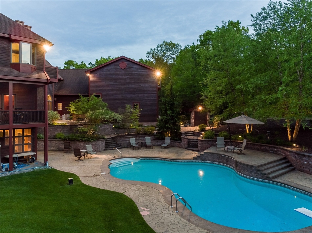 74 Coles Meadow Road Northampton, MA 01060 - Photo 6 of 42 Gallery Image 6