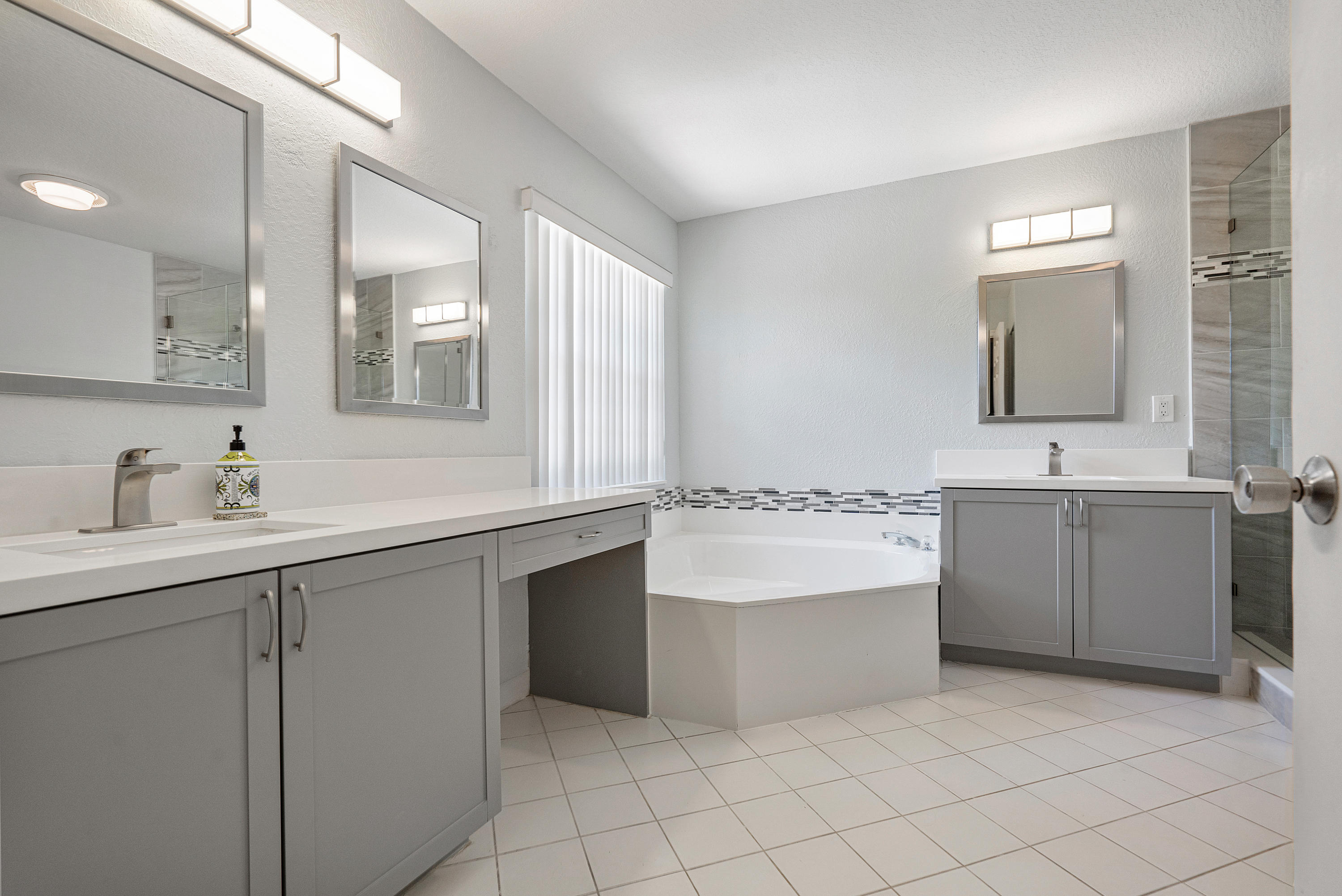 10627 Wheelhouse Circle Boca Raton, FL 33428 - Photo 21 of 48 Owners Bath